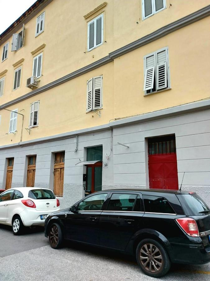 Appartamento Casa Di Tania Trieste Esterno foto